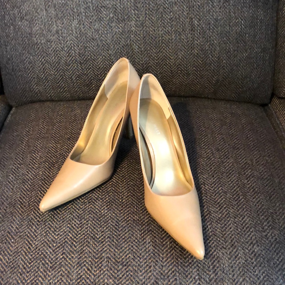 Nine West ( Natural) heels